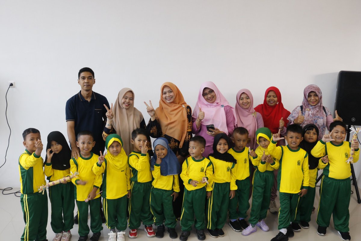 DispusipPKU's tweet photo. Kunjungan adik-adik dari Tk Aisyiyah ke Perpustakaan Tenas Effendy Kota Pekanbaru....
Coba tebak apa nih nama program kita ??

https://t.co/OS2aT3ZUeS https://t.co/ed7CjqGPt7