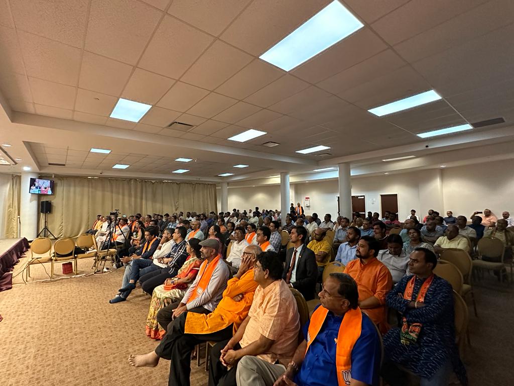 bandisanjay_bjp's tweet photo. Participated in Meet & Greet event organized by the Overseas Friends of BJP (OFBJP), USA at SV Lotus Temple, Fairfax, Virginia.
Highlighted the achievements of Hon’ble PM Shri @narendramodi ji’s government in making India 🇮🇳 - 5th largest economic powerhouse in a short period of time by working tirelessly for the all round development of the nation.
Also stressed on “Why Modi ji should back to power in 2024” and urged my NRI friends to support @BJP4Telangana in the upcoming elections.