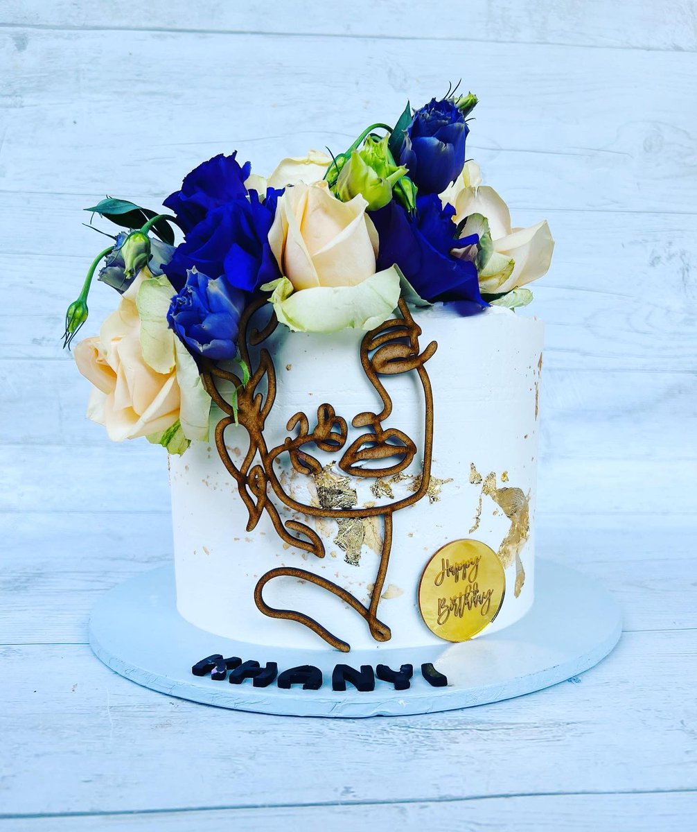 Conniescouturecakes tweet media