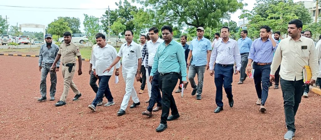 VBGRAMGKAR's tweet photo. ಗ್ರಾಮೀಣಾಭಿವೃದ್ಧಿ ಆಯುಕ್ತರಿಂದ ಶಾಲಾಭಿವೃದ್ಧಿ ಕಾಮಗಾರಿಗಳ ಪರಿಶೀಲನೆ. ಕಲಬುರಗಿ ಜಿಲ್ಲೆ ಅವರಾದ ಗ್ರಾ.ಪಂ ವ್ಯಾಪ್ತಿಯ ಕಿತ್ತೂರು ರಾಣಿ ಚೆನ್ನಮ್ಮ ಶಾಲೆಯಲ್ಲಿ ಆಟದ ಮೈದಾನ ವೀಕ್ಷಣೆ.

RD Commissioner inspects #school development works in Kitturu Rani Chennamma school, Avarada GP, #Kalaburagi district. https://t.co/tQPqmNm3Hb