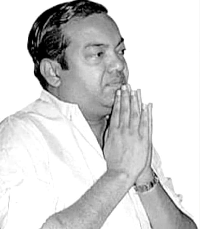 PoetKannadasan's tweet photo. இரக்கம் இல்லாதவனிடம் பணம் போய் சேர்கிறது..

பணம் இல்லாதவனை இரக்கம் பிடித்து ஆட்டுகிறது.

- கவியரசர் கண்ணதாசன் https://t.co/l9O7dcdwF3