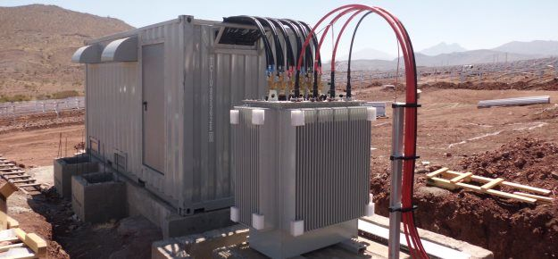 proinsener's tweet photo. ⚡
¡ Estación de Inversores de @proinsener !

Instalación fácil con menos costes de transporte e instalación. Ofrecemos soluciones en contenedores, skids metálicos o edificios prefabricados.
#EnergíaSolar #InversoresSolares #EnergíaRenovable #Sostenibilidad #EficienciaEnergética https://t.co/w5RzvZE3eg