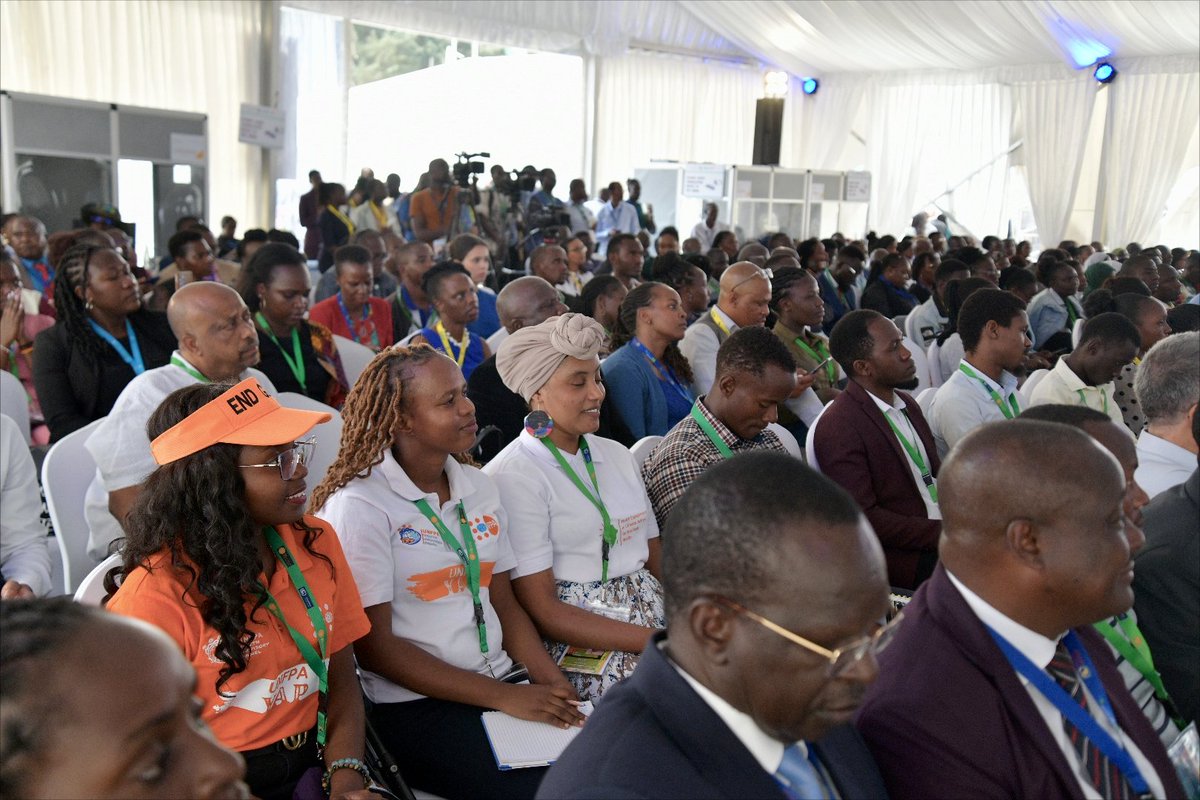 PanelUnfpa's tweet photo. Key highlights so far at the #AfricaClimateSummit23 
1. Strengthen resilience of health ,education,&amp; social protection systems that are gender sensitive &amp; youth responsive
2. There is a need to equip young people with green knowledge,skills &amp; careers.

#UNFPAYAPKe
#1vision3zeros https://t.co/Pznew1kevI