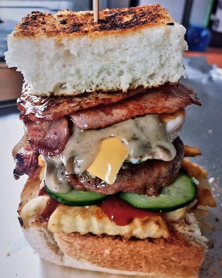 KasiEconomy's tweet photo. "My name is Neliswa Mntungwa
I run a kota spot called Kota TwoNice based in Pietermaritzburg, KZN.
In 2018 I was retrenched from a job I had been in for over 7 years of my life.
I went from a corporate office space to being unemployed.
I started the business not knowing that it would be my bread and butter and I had nothing, no place to work from no idea where to start so I got a gazebo, small gas stove and I took to the street and sold on the side of a road outside a local clinic. I used my pots I had endlini and made my meals put of that.
I didn't know what I was doing but I had to persist.  I taught myself how to make different meals. Everyday I'd teach myself something new, about food, about business.
Today, I have a mobile kitchen I do events with and I have a sit down store I can call my own .
Point is, start with what you have, it's hard so you need to have thick skin.
We learn and grow everyday. Keep pushing"