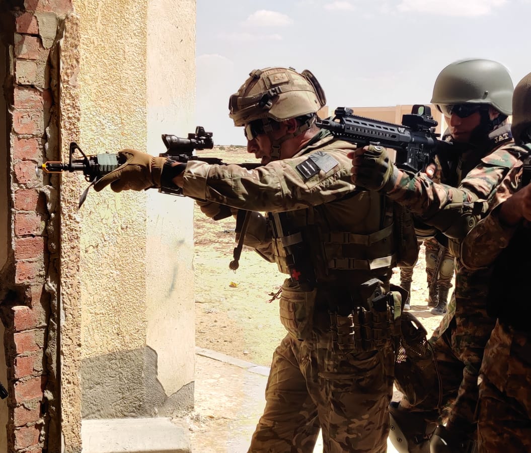adgpi's tweet photo. Exercise #BrightStar 2023⭐️⭐️⭐️

The Multi-Nation Exercise continues in #Egypt🇪🇬 forging better understanding and developing interoperability between participating troops.

#IndianArmy 
#OnPathToTransformation

@IaSouthern 
@HQ_IDS_India 
@indembcairo https://t.co/DTIE05cKPR