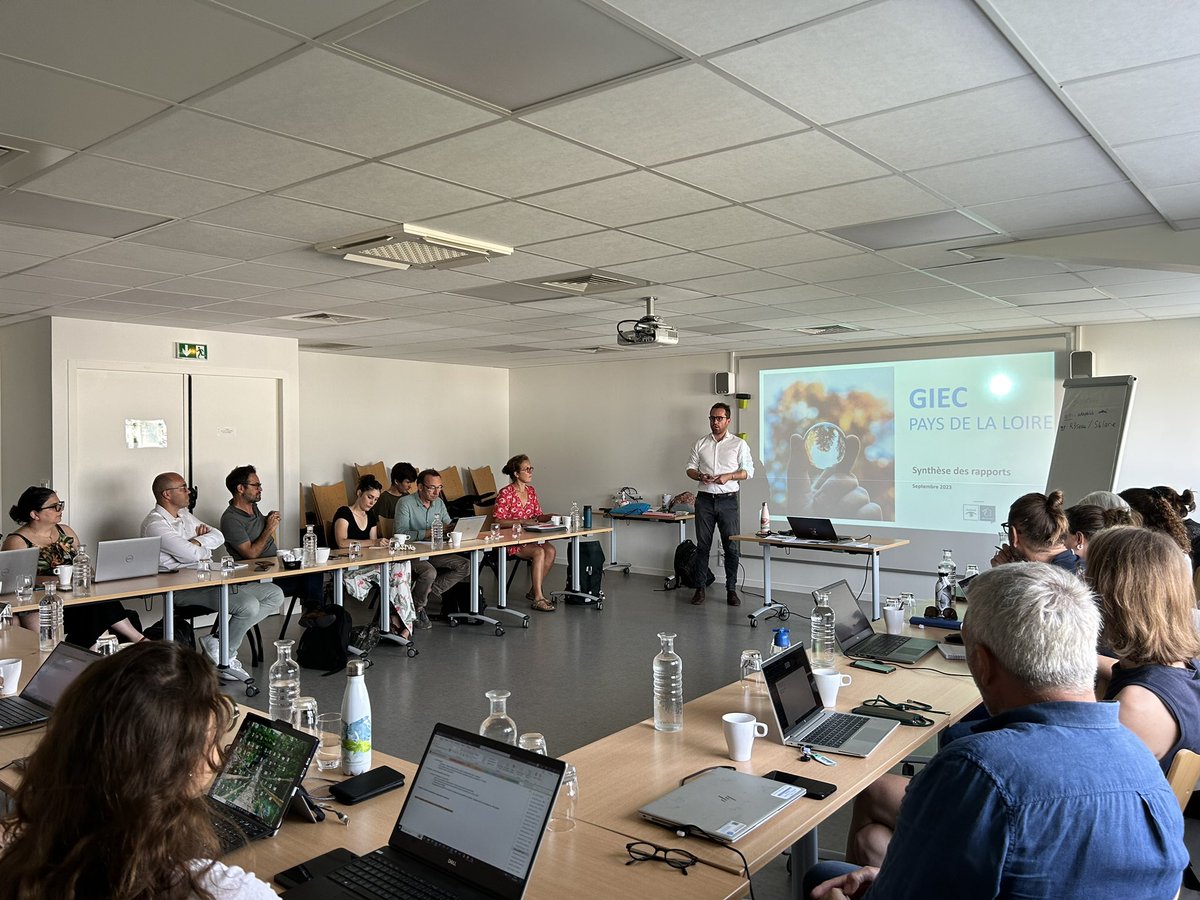 @a_charlot intervient ce matin au Parcours #RSE &amp; IMPACTS + pour présenter aux participants les recherches du #GIECPDL 🙌