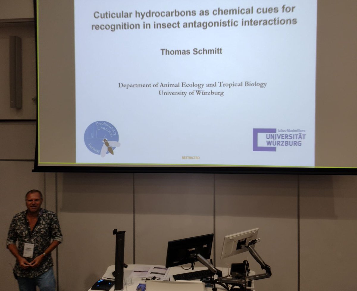 Kicking off the parallel talk on cuticular #hydrocarbons as chemical cues for recognition in insect antagonistic interactions, research by Thomas Schmitt, University of Würzburg.

<a href="/Uni_WUE/">Universität Würzburg #UniWürzburg</a> 
<a href="/UniExeCEC/">University of Exeter CEC</a> <a href="/UniExeCornwall/">University of Exeter, Cornwall</a> <a href="/UniofExeter/">University of Exeter</a> #Behavioural #Evolutionary #Ecology #Ento23
