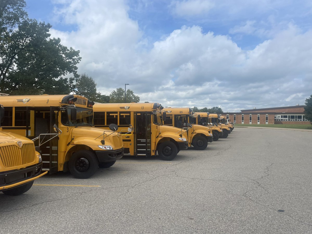 CMS_FHPS's tweet photo. We have an amazing group of drivers for our CMS/CHS Rangers. Today we celebrated them with some treat bags and swag before they returned the kids home after a great day of learning! #RangerStrong #RangerPride #OneHat https://t.co/aD1BFsOpq7