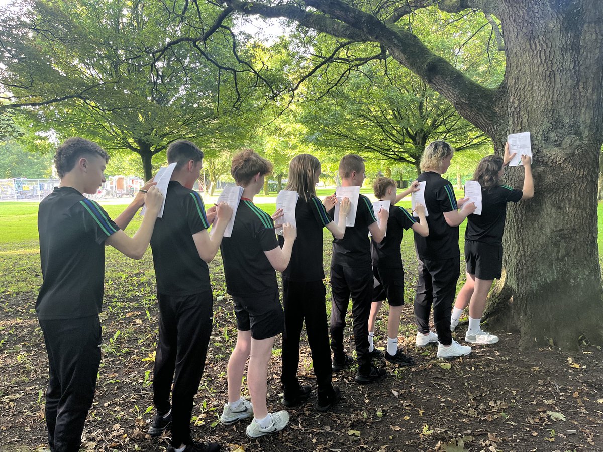 GCLeolaiocht's tweet photo. Ag staidéar gnóthóg ar lá álainn @GCLuimnigh #teamworkmakesthe dreamwork https://t.co/45fjJ2dDfQ