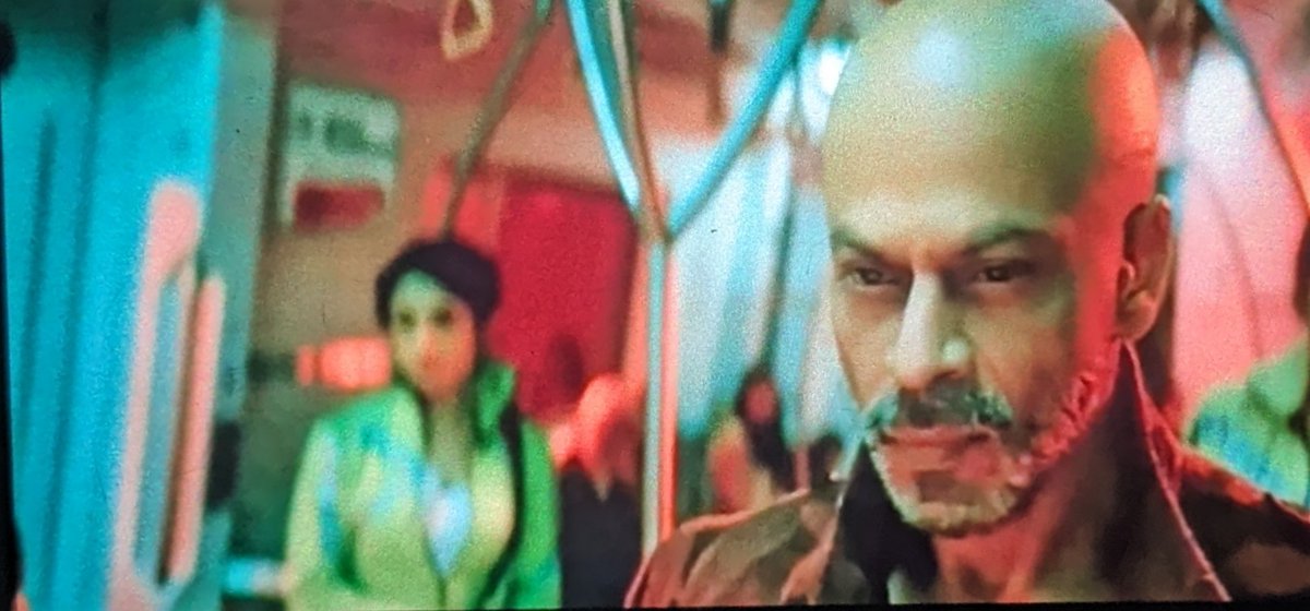 Guru_Banarasi's tweet photo. Watched #Jawan ..
Old wine in new bottle ..
Theme copied from , #Shankar movies #Nayak and #Aparchit
Difference is , presented with desh bhakti, VfX, good action sequences..
@iamsrk terrific .. #Nayanthara stunner . #VijaySethupathi calibre has been wasted .. one time watch https://t.co/Z7WAjpUMv3