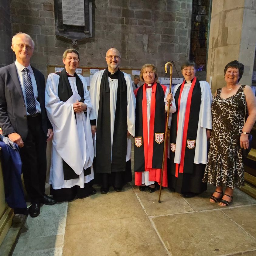 BishopAnneH's tweet image. Much joy yesterday evening as I licensed the Revd Nick Parker as Priest in Charge (Rector Designate) of Solihull Parish. St Alphege church packed as joined by St Michael’s, St Helen’s, Mayor of Solihull and wider community. God has good things in store.  @cofebirmingham