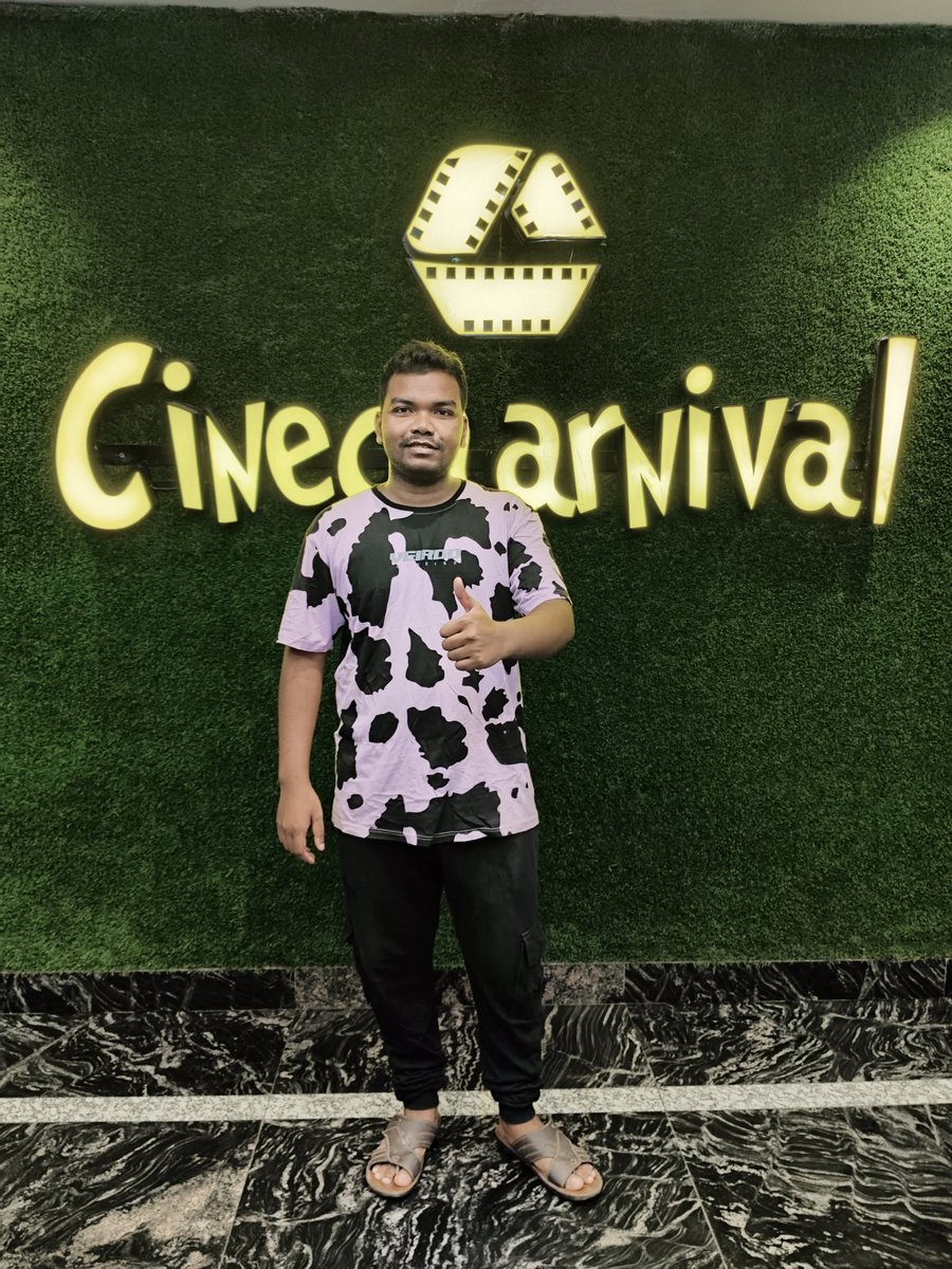 hunkneil1's tweet photo. Done watching jawan🥳
Full of Mass masala... engage with his story... beautifully presentation by @Atlee_dir  4.5⭐/5
#Jawan #JawanFirstDayFirstShow #ShahRukhKhan𓃵 #AtleeKumar #JawanReviews #TrendingNow #rourkela #Odisha #MovieReview #today https://t.co/fLmZDYr4se