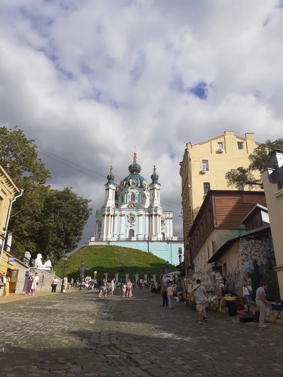 AlexFouillet75's tweet photo. Kiev, le 7 août 2021. La vie dans les rues. Et maintenant… Ублюдок. https://t.co/y2CqUPKwWa