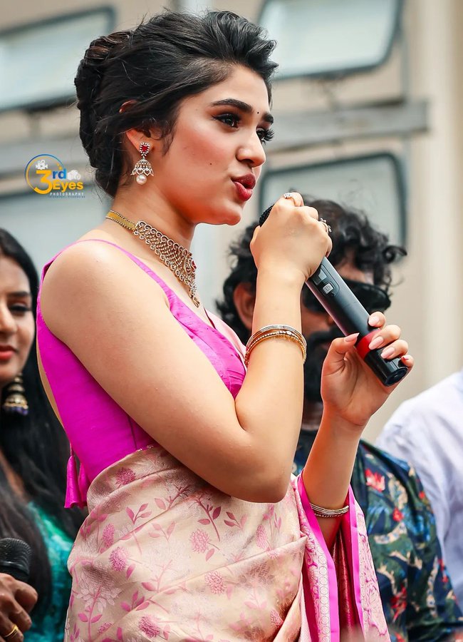 F5aNzXlXoAAOyKL?format=jpg&name=900x900