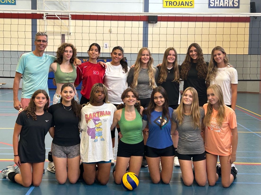 IntlSchAmst's tweet image. Our athletics Fall Season has officially started! Last week we hosted the try-outs and now practices are in full swing! Keep an eye out on the sports calendar to support our athletes! GO BEARS!

#ISAstories #CommunityAtTheHeart #DevelopingCommunities