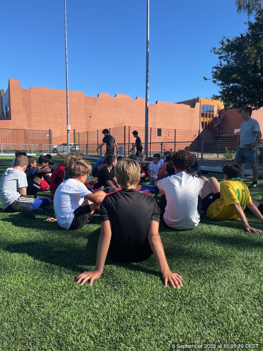 IntlSchAmst's tweet image. Our athletics Fall Season has officially started! Last week we hosted the try-outs and now practices are in full swing! Keep an eye out on the sports calendar to support our athletes! GO BEARS!

#ISAstories #CommunityAtTheHeart #DevelopingCommunities