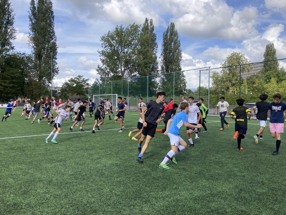 IntlSchAmst's tweet image. Our athletics Fall Season has officially started! Last week we hosted the try-outs and now practices are in full swing! Keep an eye out on the sports calendar to support our athletes! GO BEARS!

#ISAstories #CommunityAtTheHeart #DevelopingCommunities