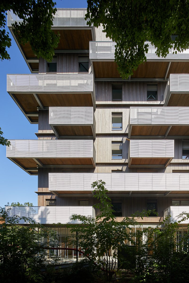 Notre belle opération ossature #bois Paul Bourget Gerda Taro #Paris13 bientôt livrée !
Ici, 38 familles bénéficieront du confort de logements où il fait bon vivre !
✅Charte niveau bois exemplaire avec 107 kg de bois/m²
 
 #PhilipponKalt Architectes
 #LegendreConstruction