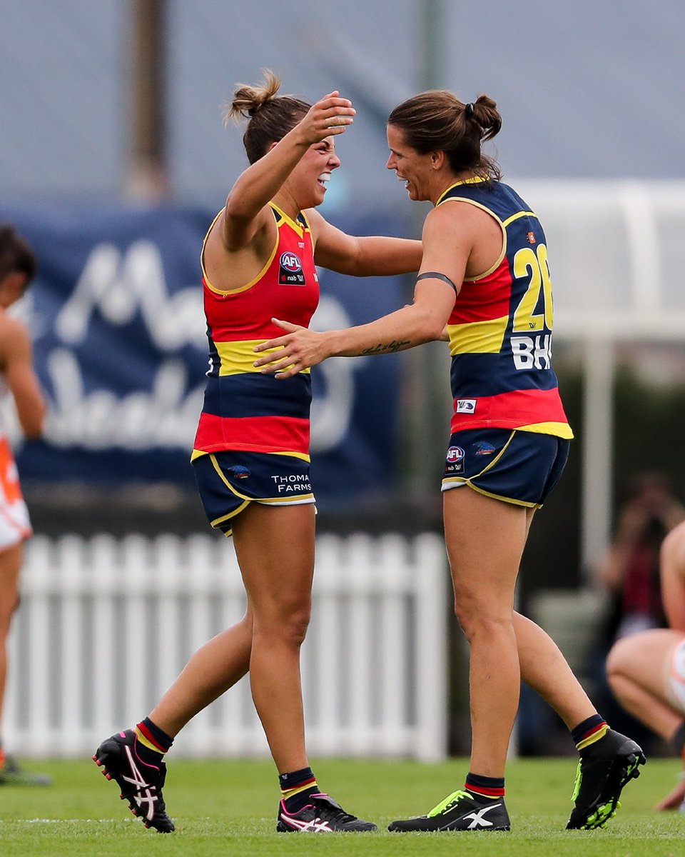 CrowsAFLW's tweet image. Noffy has penned some heartfelt words for Chels ahead of her 50th game💙❤️💛

📰: weflyas.one/3Puve2n

#weflyasone