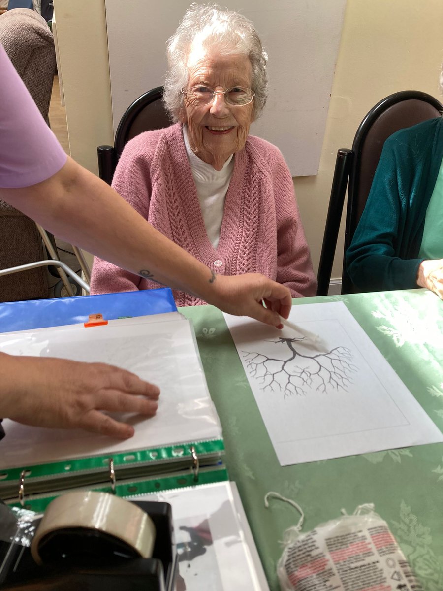 elmlodgecare's tweet image. We had the most 🤩 wonderful time doing Cotton Bud Painting! Our residents let their inner artists shine and the results were spectacular! 🎨 #ArtsAndCrafts #PaintingFun #UnleashedCreativity 🤩😍