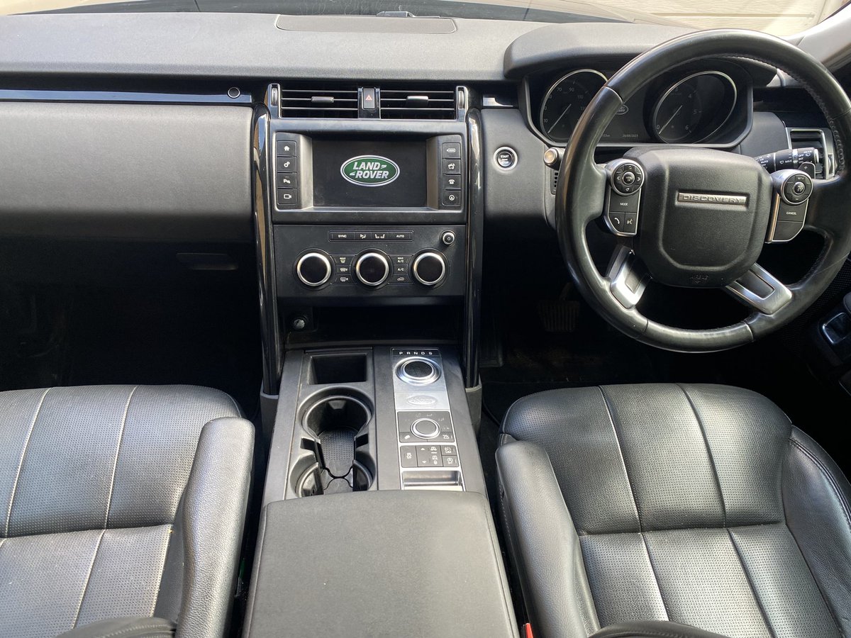 FOR SALE; 2017 Discovery 3.0 TD V6  SE Auto, £17,000+VAT. 126,000 miles, Loire blue, leather seats, electric tow bar, LED headlight pack, vision assist pack &amp; surround camera, 7 seats, new cam belt at 120k mile service, 1 owner. S.Lincolnshire.
