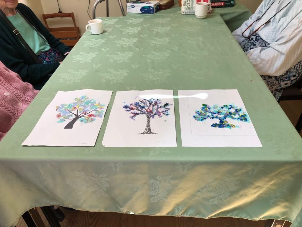 elmlodgecare's tweet image. We had the most 🤩 wonderful time doing Cotton Bud Painting! Our residents let their inner artists shine and the results were spectacular! 🎨 #ArtsAndCrafts #PaintingFun #UnleashedCreativity 🤩😍