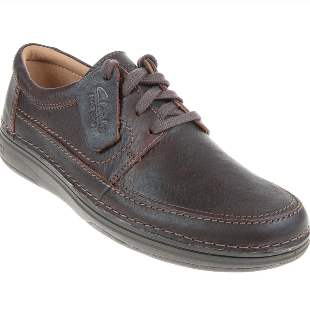 bigtalluk's tweet image. Clarks men’s shoes are in store and on-line in wide fit. These pics show the Nature 5 Lo Ext Wide H Fit  in black and in brown. Uk sizes 10-12. Made from premium leather-Active Air™ cushioning makes every step super comfy, too. bigandtallmenswear.co.uk/h1810-clarks-n… #widefit #mensfeet