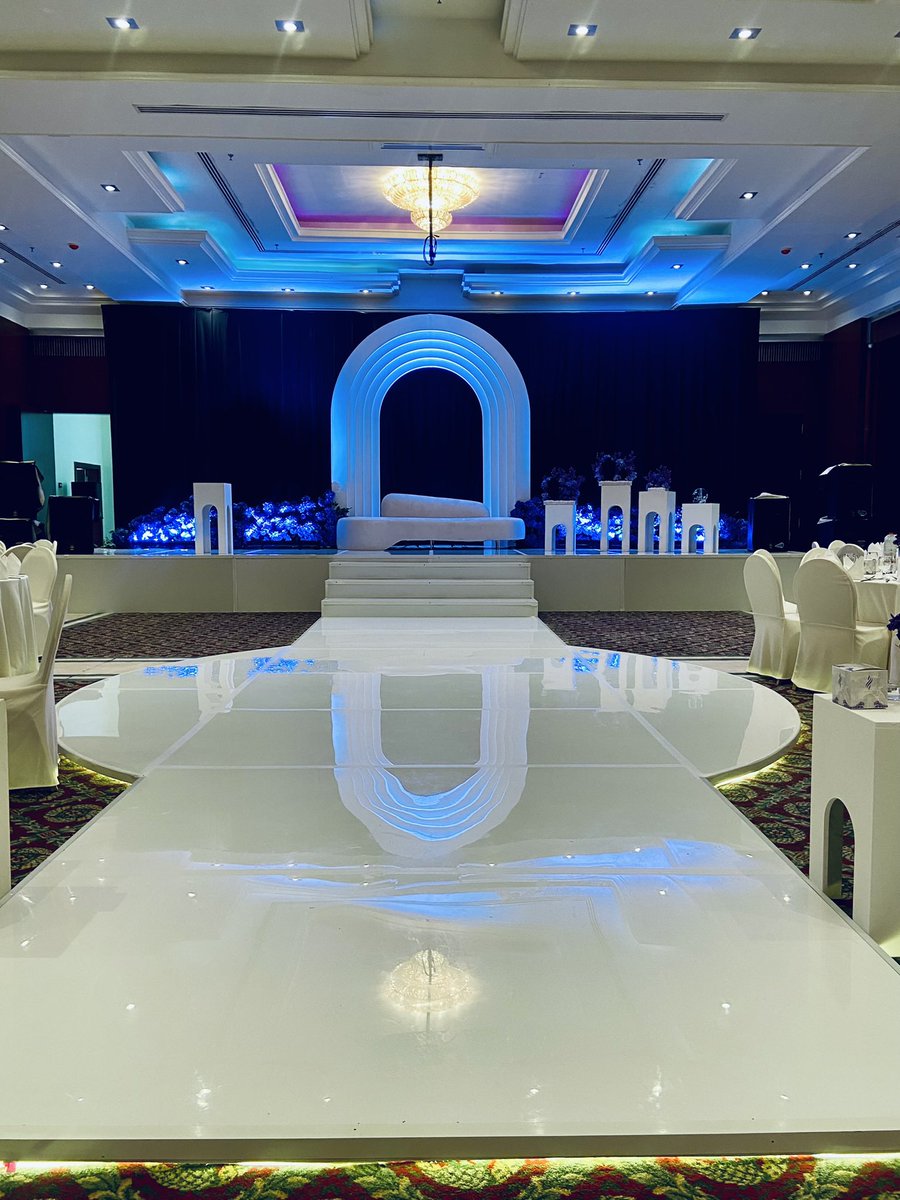 An elegant setting that sets the mood just right.

DM us for any inquiries! 📩
Let us make your special occasion happen 💕

#weddingphotography #elegantdesign #aperfectvenueforyou #beautyinplace #hoteldesign #concordehotels #makeithappen #photography #abeautifulnight