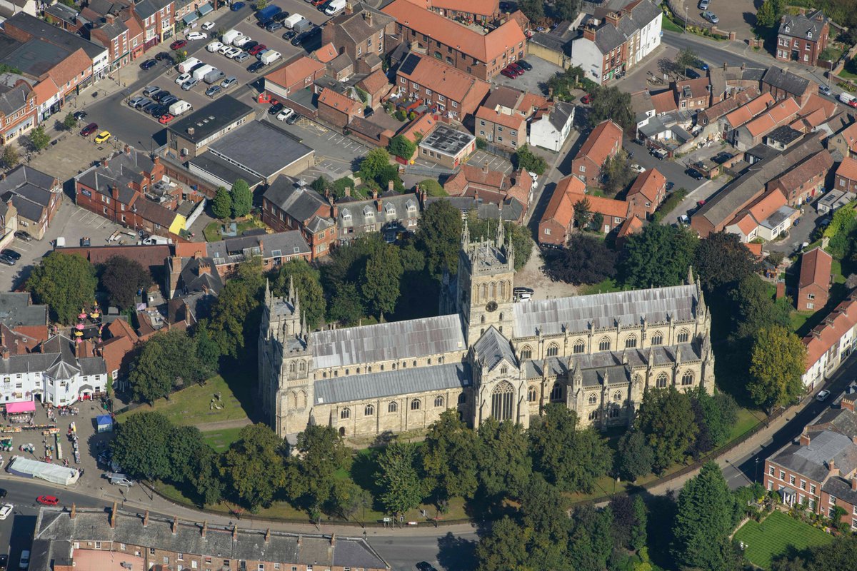 Explore the history of #Selby and its buildings! Book free guided tours (I'm leading one) exploring its architecture, Monday 11th September, eventbrite.co.uk/o/selby-high-s… Heritage hub at the Abbey is open 10am until 4pm. Tours start at 10.30am and 1.30pm.