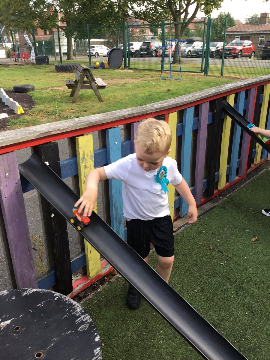 NurseryOPS's tweet image. Welcome to Nursery!
A lovely morning to explore outside 🌞
#playlearnandgrowtogether #eyfsphysical #eyfspsed