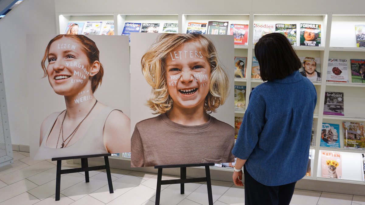 De expositie ‘Letters voor het leven’ reist rond in Noord-Brabant! Met de expositie moedigen we iedereen aan om aan de slag te gaan met #leeskracht en #leesplezier. 📚 Bekijk de expositie t/m 14 sep in de <a href="/bieb040/">De Bibliotheek Eindhoven</a>  en t/m 30 sep in de @biebaltena.
➡leesoffensiefbrabant.nl/agenda.html