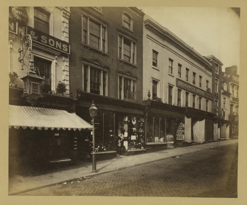 coralsphotos's tweet photo. 90 - 95, Bull Street, 1875. At 92, Brunswick House was  Thomas White and Co, "linen drapers, silk mercers, undertakers". https://t.co/kbsUr5unqt #Birmingham #Burm #Victorian #LocalHistory https://t.co/9q8SFqJKRt