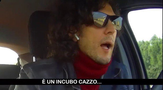 Artemishere's tweet photo. Pulire casa quando sia tu che il tuo ragazzo avete i capelli lunghi diventa un  I N C UB O https://t.co/6Cgq7EYvi3