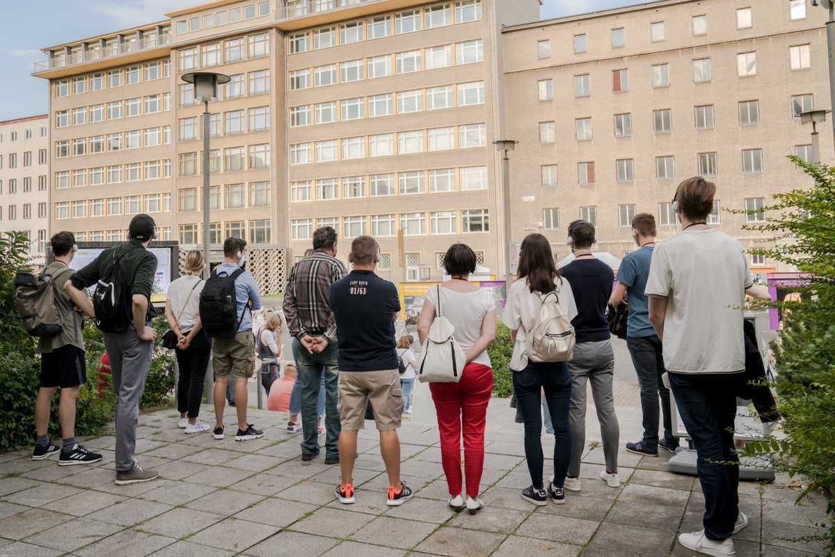 StasiArchiv's tweet photo. Ein Ort der Repression, Revolution und Aufklärung: Am #TagdesoffenenDenkmals laden Akteure der "Stasi-Zentrale. Campus für Demokratie" zur Spurensuche nach Berlin-Lichtenberg ein. Los geht es am 9.9. ab 11 Uhr. Der Eintritt ist frei.
Alle Infos: https://t.co/BRbY28iT4Q #tdod https://t.co/TDVleSxUor