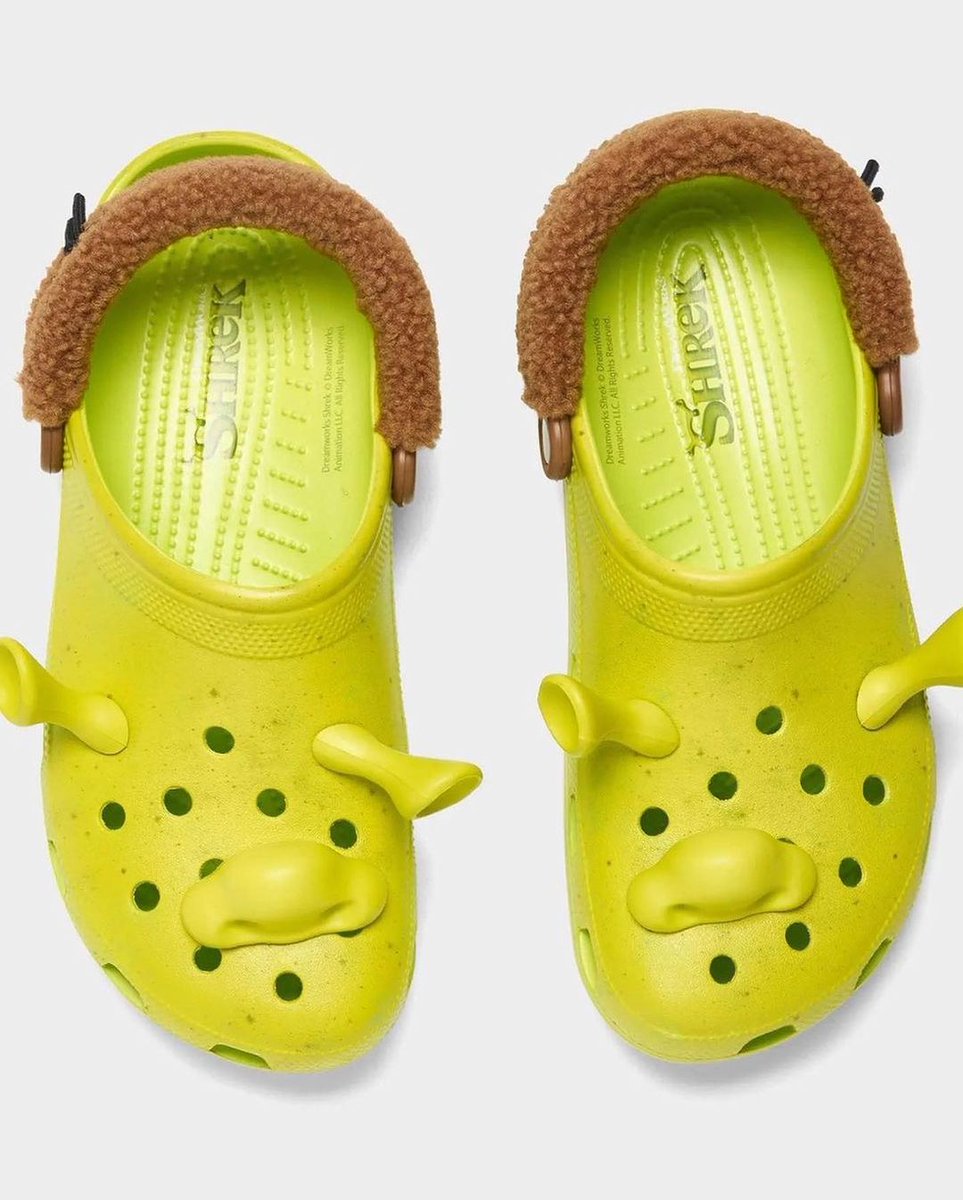 Fleek_Mag's tweet photo. SHREK ❎ CROCS https://t.co/mw1e3BnCyh