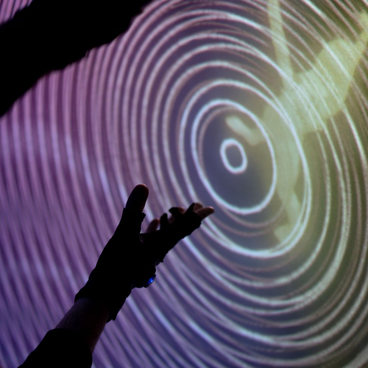 #GetToKnow New 'Playscape: How to Build a Galaxy' trailer!  youtu.be/bhecnzfh3D4 

🎬/📸 by Erin Cuevas
🎧 by <a href="/henryjbird/">Henry Bird</a>

#motioncapture #dance