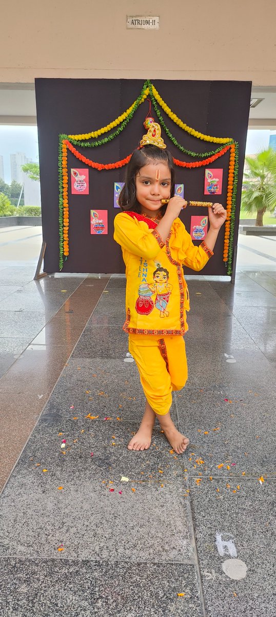 SchoolGyanshree's tweet photo. The Pre-Primary Wing at Gyanshree celebrated Janamashtmi, the birth day of Lord Krishna with a lot of enthusiasm and joy. The little Shreeyans came dressed in traditional Indian attire, some even as little 'Krishna' and 'Radha'. https://t.co/JfGFz3Psjw