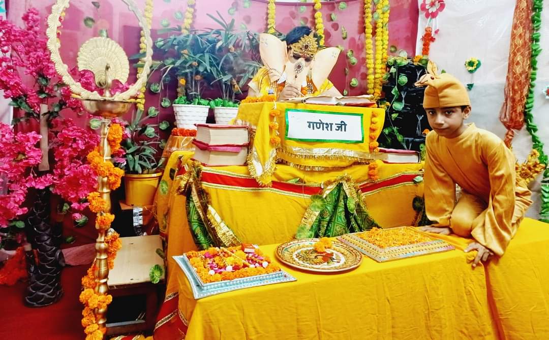 PublicPuneet's tweet photo. May the blessings of Lord Krishna continue to guide us on the path of righteousness, love, and devotion.

#Janmashtami #Celebration #SchoolLife #FestiveSpirit #JanmashtamiJhankis #DivineCelebrations #LordKrishna #PuneetPublicSchool #puneetpublicschool https://t.co/D8bhu4Ddht