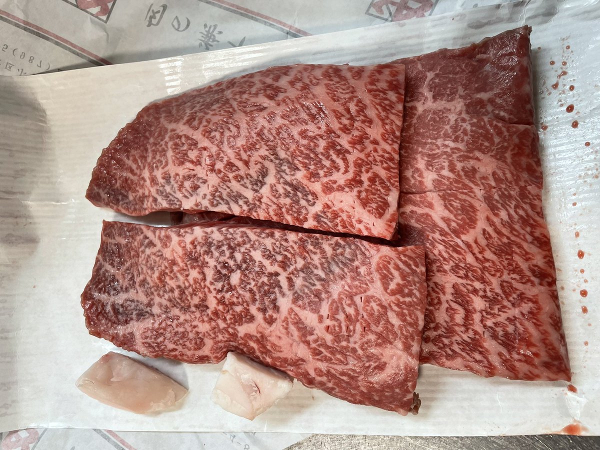 Yodaitrp's tweet photo. 120kg切った祝い買ってきたお肉で今日はステーキ https://t.co/NNFc8TIIir