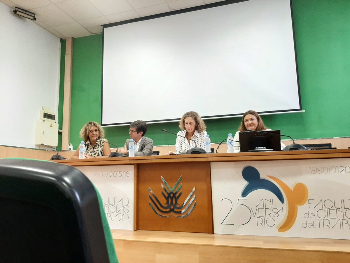 Inaugurando (y disfrutando) el X Encuentro de la Sección Juvenil de la <a href="/AEDTSS/">AEDTSS</a>. Gracias a la <a href="/univcadiz/">Universidad de Cádiz</a> y al Departamento de Derecho del Trabajo y de la Seguridad Social por la cálida acogida y enhorabuena a los y las jóvenes iuslaboralistas por su incansable iniciativa.