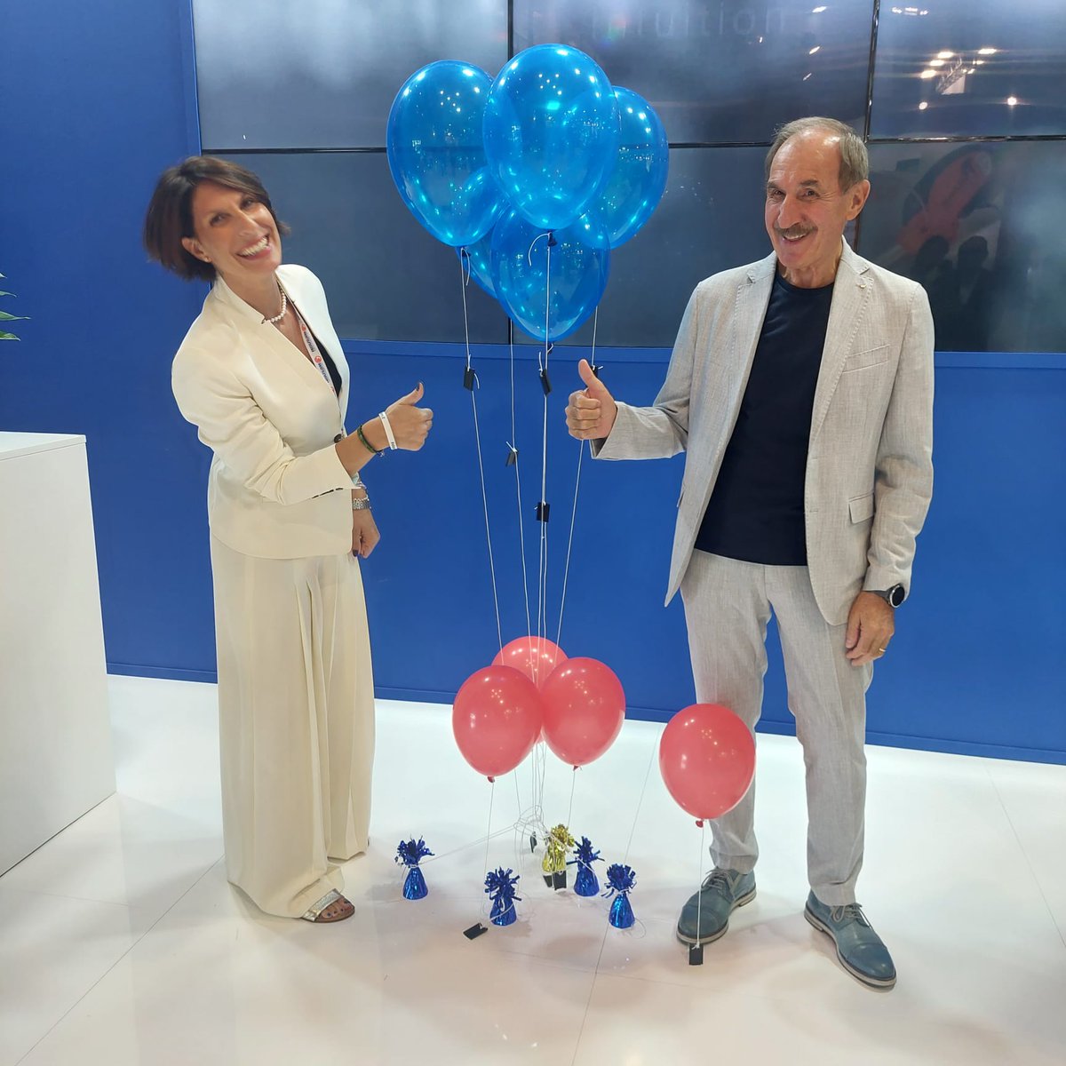 FriulFiliere1's tweet photo. Our new LIGHT THERMAL BREAK was officially presented in front of a very special audience.
We are ready to fly on the market together with our Customers

#FFTEAM #THELIGHTESTNEWS #CUSTOMERFIRST #GOGOGO #EXTRUSION #INNOVATION #SOSTENIBILITÀ #HITECH #HIHUMAN https://t.co/4fDO98PEN5
