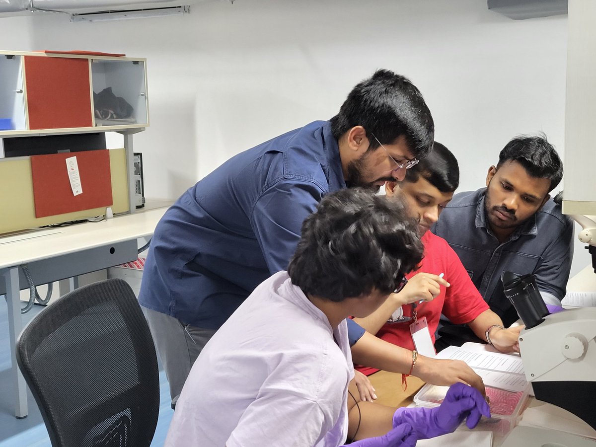 NCBS_Bangalore's tweet photo. The @MFS_NCBS is hosting a workshop on squamate taxonomy that aims to skill participants in identifying lizards &amp; snakes based on morphological features. It also touches upon the topics of phylogeny, biogeography and species discovery.

 #thackeraywildlifefoundation https://t.co/FFdG3n2RDk