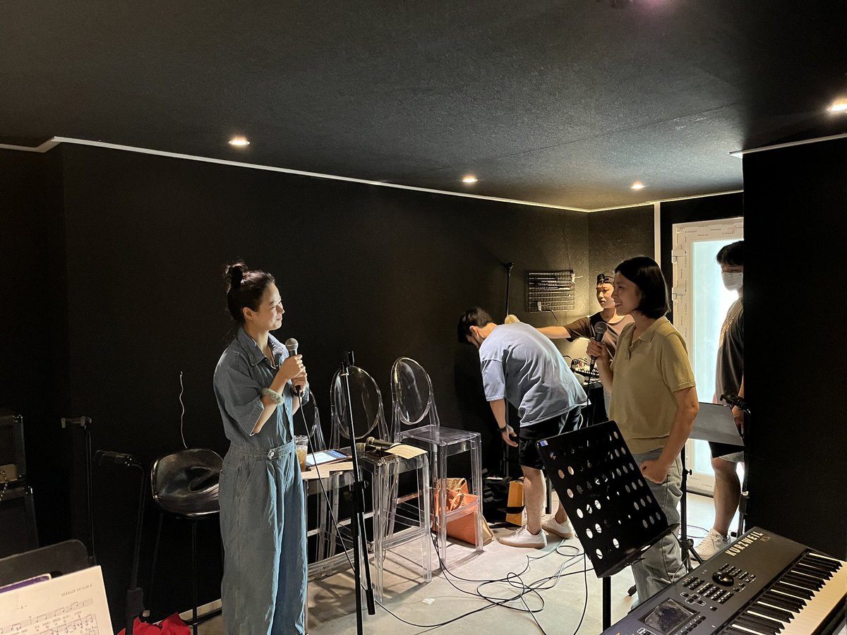 LeadHandP's tweet photo. 오늘로 연습실 리허설까지 마무리. 이제 공연만 남았어요! 

#거쉰 #재즈 #클래식 #뮤지컬 #리드에이치앤피 #공연 #콘서트 #박은미 #이하경 #조상웅 #강기헌 #김려령 #김성래 #김영준 #안원석 #피아노 #재즈밴드 https://t.co/FgFzu1g654
