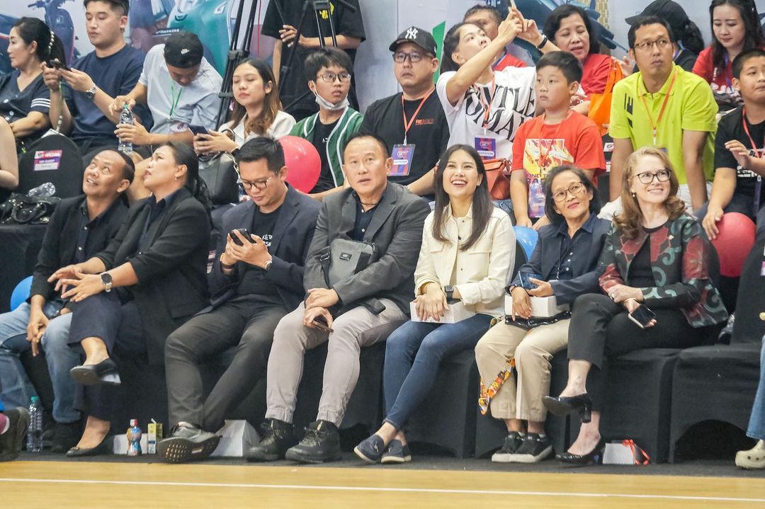 SINDOnews's tweet photo. Repost dari Wamenparekraf RI -- yang juga Waketum Partai Perindo Bidang Ekonomi Digital &amp; Kreatif -- Ibu Angela Tanoesoedibjo

https://t.co/o9yqTL6uV1

#dblindonesia
#sinlui
#angelatanoesoedibjo
#surabaya
#kawanangela
#AngelaArekSuroboyo https://t.co/EuT0k68u4c