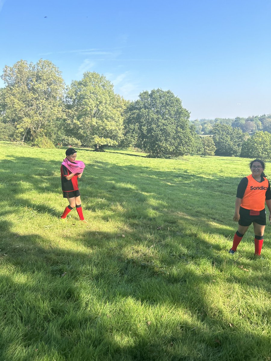 BGS_UpperSch's tweet photo. Playing some team games at Runneymede. Which form will be the winners?  #BGSY6 #teambuilding https://t.co/fN6U819eNZ