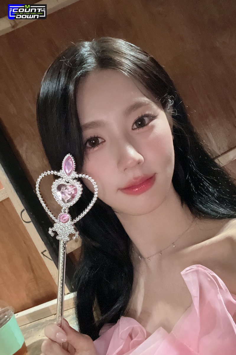 👑🐹완댜님&amp;곤듀님🐰🏰이 함께 하는 엠카 왕국에 오신 여러분을 환영합니다👏👏
미모가 복지💕 존재 자체가 국보✨
엠카 왕국을 더욱 ✨빛내주는 완벽한 우리 MC들✨이 있으니 성은이 망극하네요🥹💖
#미연 #여자아이들 #성한빈 #ZEROBASEONE