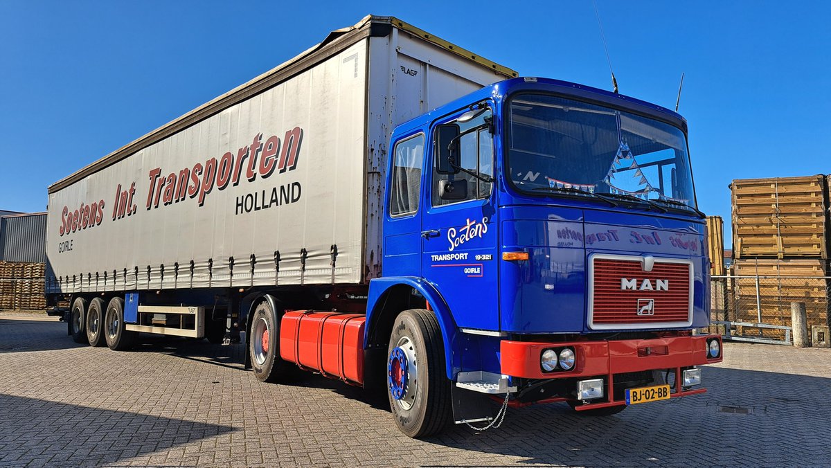 tonnieontour's tweet photo. ✨️🚛✨️| Toch wel mooi dat sommige voertuigen in ere bewaard blijven... #oudeliefderoestniet #MANdiesel https://t.co/uf6UUHv0tO