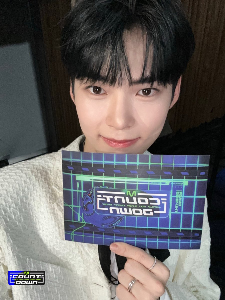MnetMcountdown's tweet photo. 국민 햄씨의 첫방을 축하하며 
엠카가 한빈이 셀카 추가로 쏩니다😘 https://t.co/jzqrOElzIr