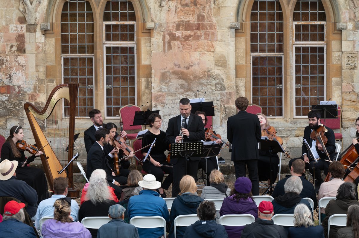 HastingsPhil's tweet photo. #HPOpenDoors Festival 2023 🖤 

We're looking back on wonderful memories of our #HPOpenDoors Festival, which ran from 15th June - 30th July 2023.

Here are some images of our #HPO 'Romantic Music Under The Stars' at Battle Abbey as part of @BattleFestival, on the 25th July 2023. https://t.co/lPZkSy4itQ