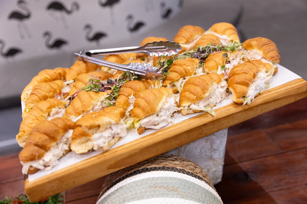 Rectron's tweet photo. Let’s nibble… It’s lunch time at the Rectron Summit.

We’re nearing the end of the early portion of the day’s events.

We look forward to having you join the late portions of the event.

#Digitalisation #RectronSummit #Rectron #Summit #Tech #ICT #AI #Future #Digital #Work #Home https://t.co/ktnnbHZaRa